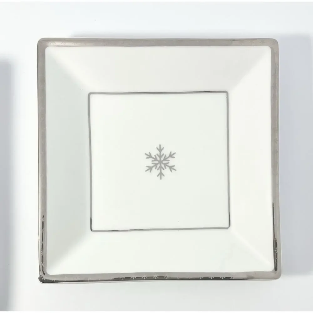 Target “Arctic Solstice Snowflake” 4 Porcelain Square Dessert Plates 6 1/4”
